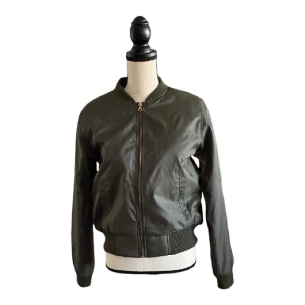 ♥️Iris♥️ Ladies Olive Bomber Jacket Size (Med)